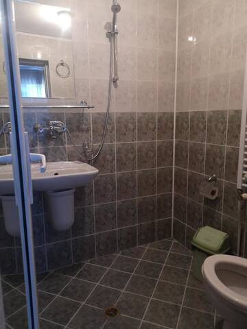 Фото номера Двухместный номер с 1 кроватью и балконом Гостевой дом Andreevi Guest House г. Добриниште 6