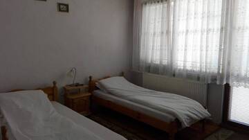Фото номера Двухместный номер с 1 кроватью и балконом Гостевой дом Tsvetkovi Guest House г. Добриниште 3