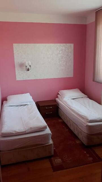 Фото номера Трехместный номер «Комфорт» Гостевой дом Mira Guest House г. Добриниште 5