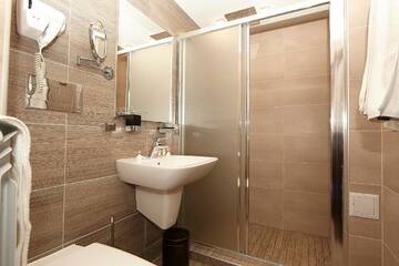 Фото номера Апартаменты с балконом Отель Hotel Makedonska Kruchma г. Добриниште 9